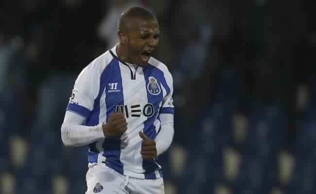 في حوار مطول لمجلة فرانس فوتبول بعد تتويجه بجائزة افضل لاعب مغاربي سنة 2014 ياسين ابراهيمي : اتمنى تحقيق الالقاب مع المنتخب الجزائري وبورتو
