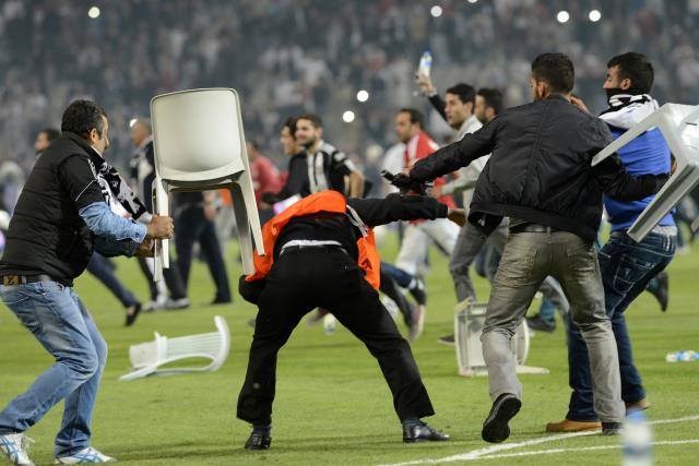 الاحداث الدامية للقاء الزمالك وانبي تتسبب في تاجيل النشاط الكروي واعلان الحداد 3 ايام