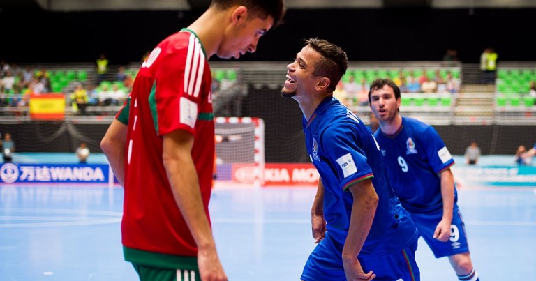 بالصور : هزيمة المنتخب المغربي في آفتتاح مونديال كرة القدم داخل القاعة كولومبيا 2016