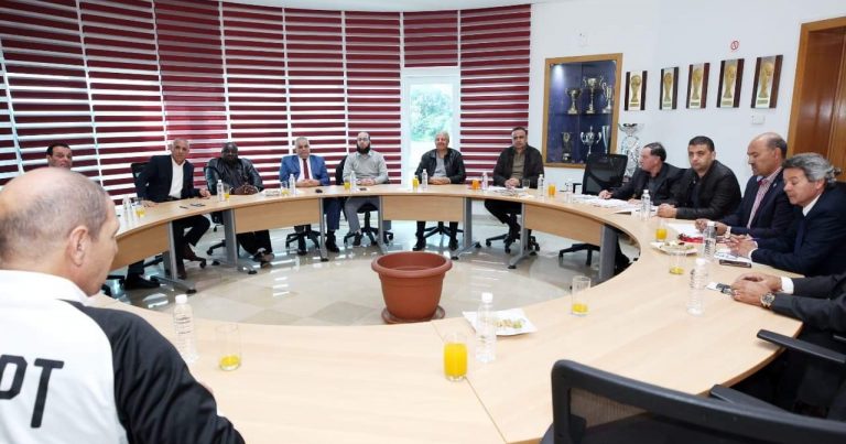 الدكتور وديع الجريء يلتقي بالمديرين الفنيين للاتحادات الوطنية الاعضاء باتحاد شمال افريقيا ورؤساء وفود المنتخبات المشاركة في دورة تحت 20 سنة