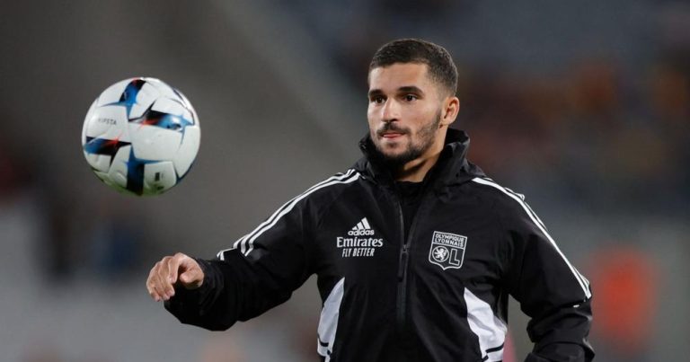 حسام عوار يختار اللعب لمصلحة المنتخب الجزائري