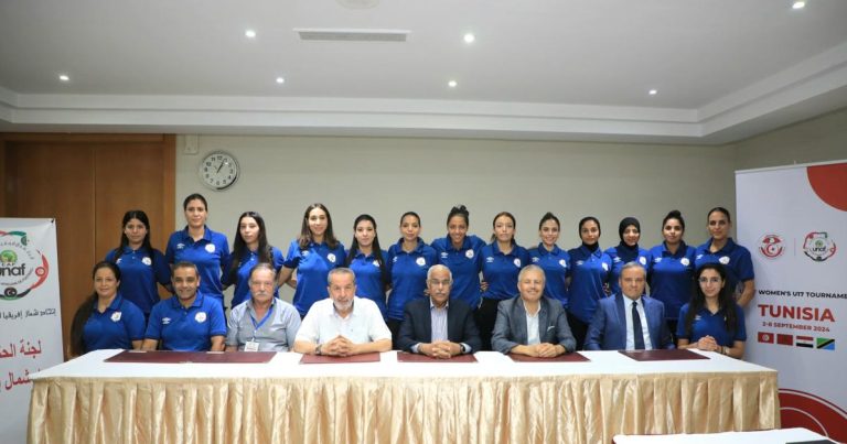رئيس اتحاد شمال افريقيا لكرة القدم يجتمع بالحكمات المشاركات في دورة المنتخبات النسائية لأقل من 17 سنة