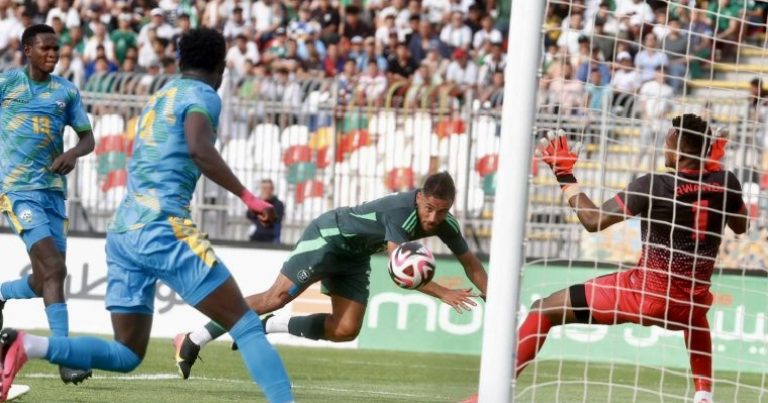 <strong>المنتخب الجزائري يفوز وديا على نظيره الرواندي</strong>
