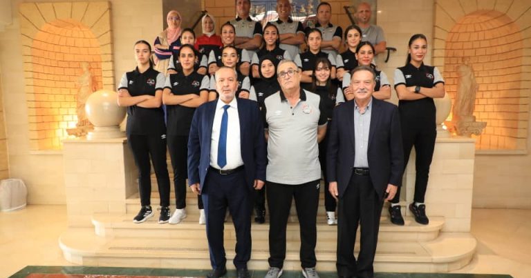 الأستاذ عبد الحكيم الشلماني يجتمع بحكمات دورة اتحاد شمال إفريقيا للمنتخبات النسائية تحت 20 عامًا