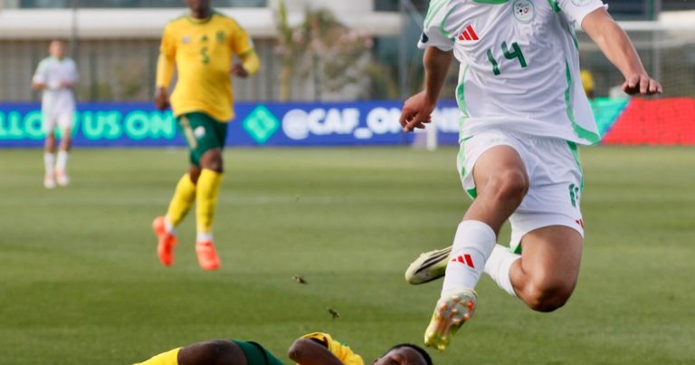 المنتخب الجزائري تحت 17 عاما يفوز ويتصدر